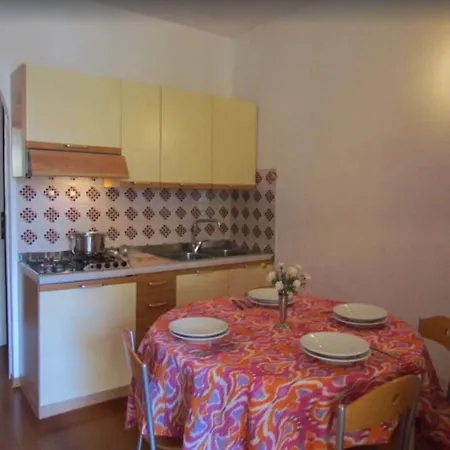 Flat In A Poolside Residence-beahost Apartment *