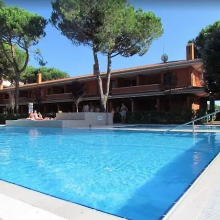 Flat In A Poolside Residence-beahost Apartment *