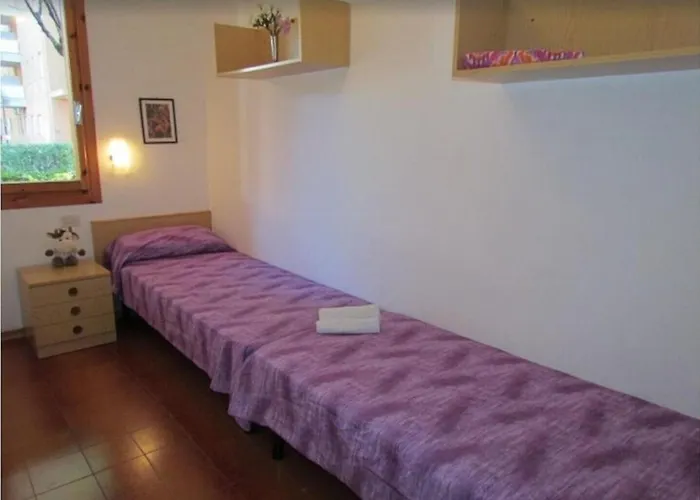 Flat In A Poolside Residence-beahost *